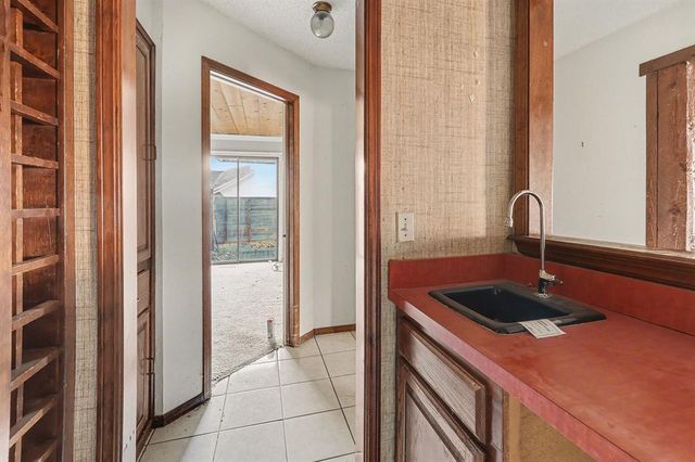 12108 Robinwood Place, Oklahoma City, OK 73120