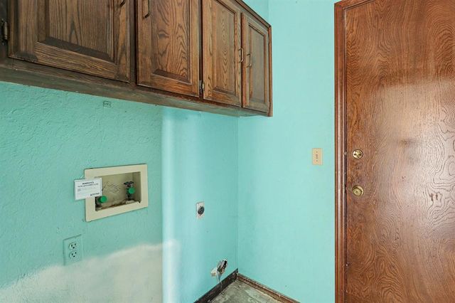 12108 Robinwood Place, Oklahoma City, OK 73120