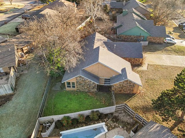 12108 Robinwood Place, Oklahoma City, OK 73120