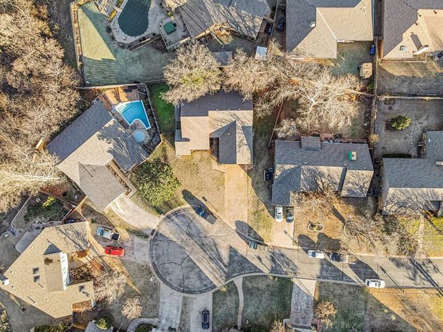 12108 Robinwood Place, Oklahoma City, OK 73120