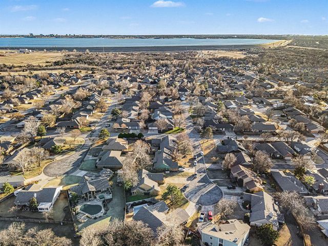 12108 Robinwood Place, Oklahoma City, OK 73120