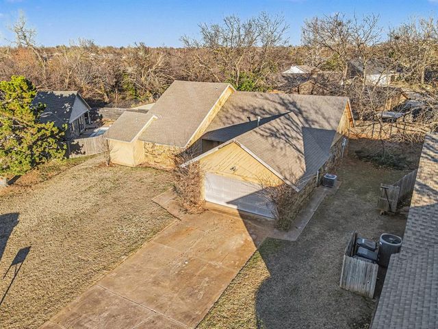 12108 Robinwood Place, Oklahoma City, OK 73120
