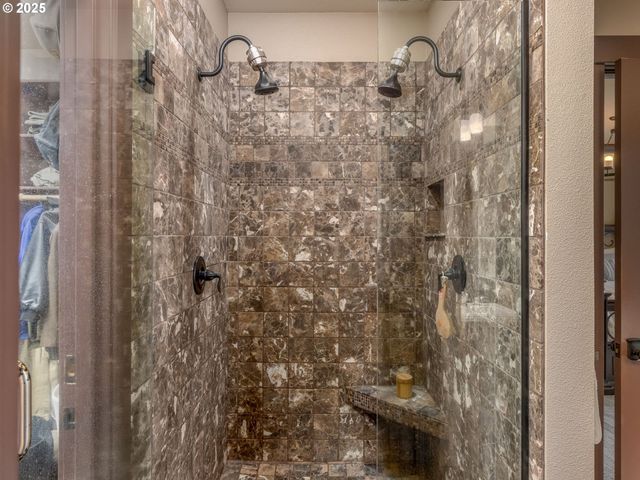 29510 Ne 85TH Cir, Camas, WA 98607