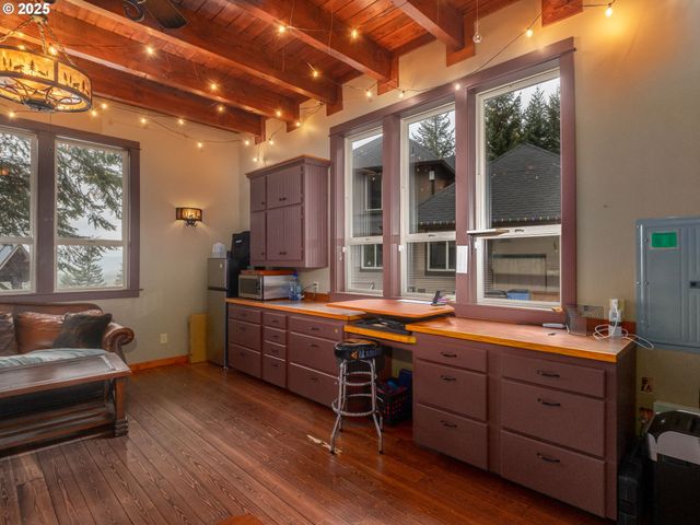 29510 Ne 85TH Cir, Camas, WA 98607