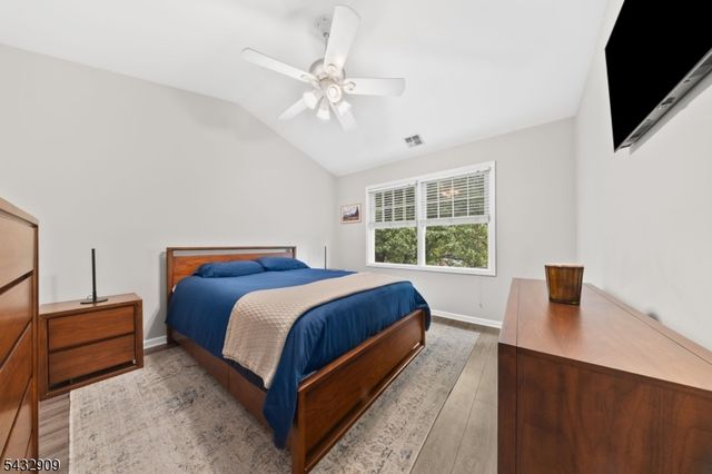 10 Stonyridge Dr, Lincoln Park Boro, NJ 07035