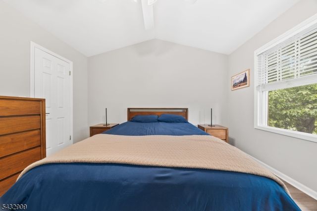 10 Stonyridge Dr, Lincoln Park Boro, NJ 07035