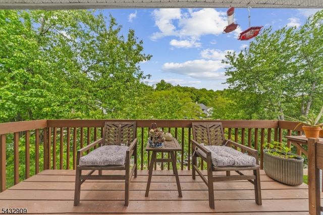 10 Stonyridge Dr, Lincoln Park Boro, NJ 07035
