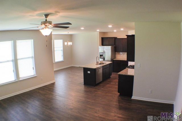 17609 Eagles Perch Dr, Prairieville, LA 70769