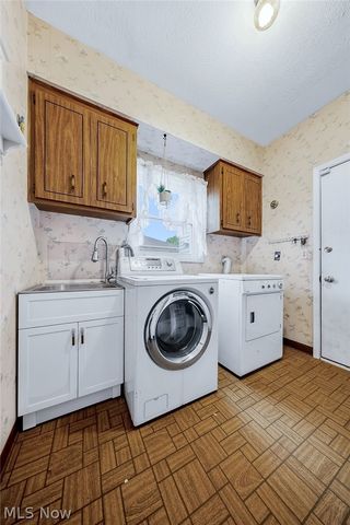 6982 Carol Drive, Independence, OH 44131