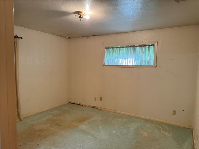 208 SW 4th Street, Kerens, TX 75144