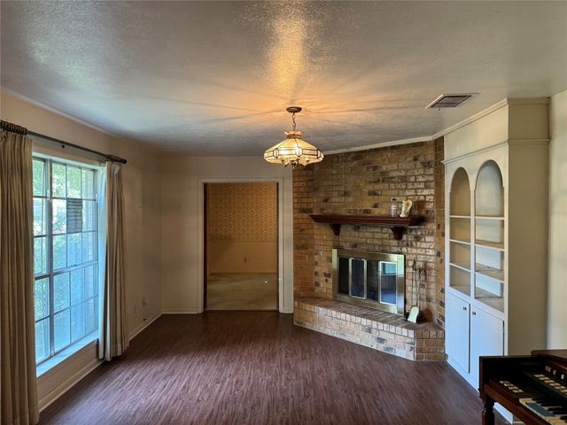 208 SW 4th Street, Kerens, TX 75144