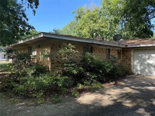 208 SW 4th Street, Kerens, TX 75144
