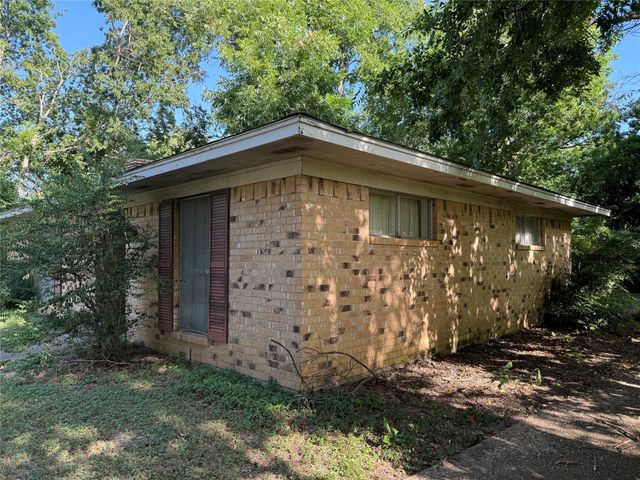 208 SW 4th Street, Kerens, TX 75144