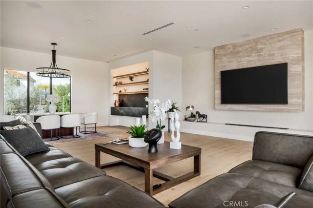 22328 S Summit Ridge Circle, Chatsworth, CA 91311