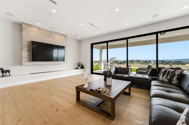 22328 S Summit Ridge Circle, Chatsworth, CA 91311