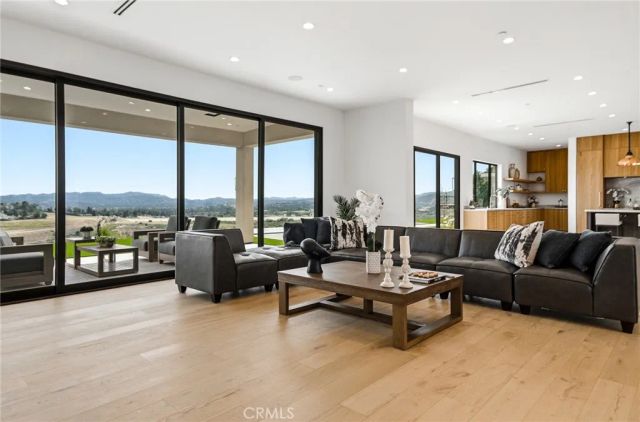 22328 S Summit Ridge Circle, Chatsworth, CA 91311