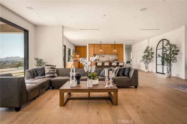 22328 S Summit Ridge Circle, Chatsworth, CA 91311