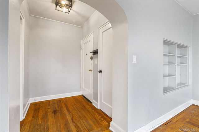 212 Larchmont Acres West 2B, Larchmont, NY 10538