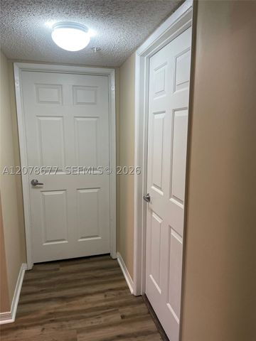 2640 S University Dr 113, Davie, FL 33328