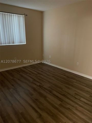 2640 S University Dr 113, Davie, FL 33328