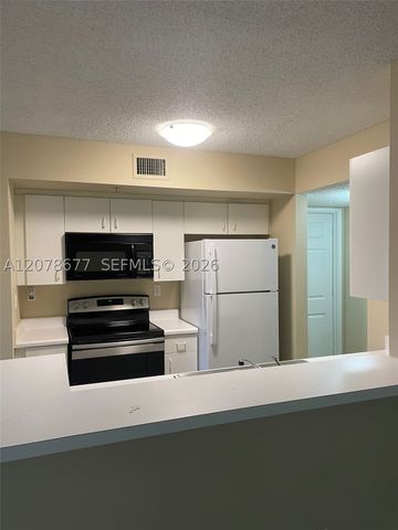 2640 S University Dr 113, Davie, FL 33328