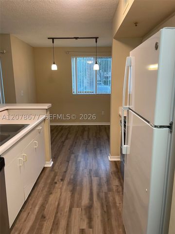 2640 S University Dr 113, Davie, FL 33328