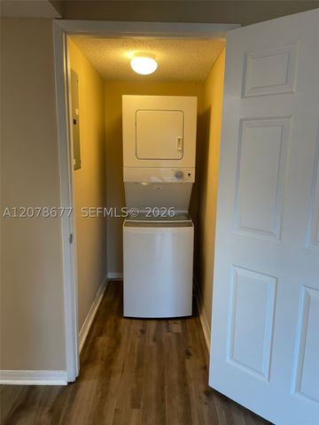 2640 S University Dr 113, Davie, FL 33328