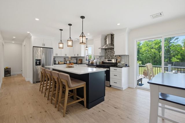 1479 Main St, Acushnet, MA 02743
