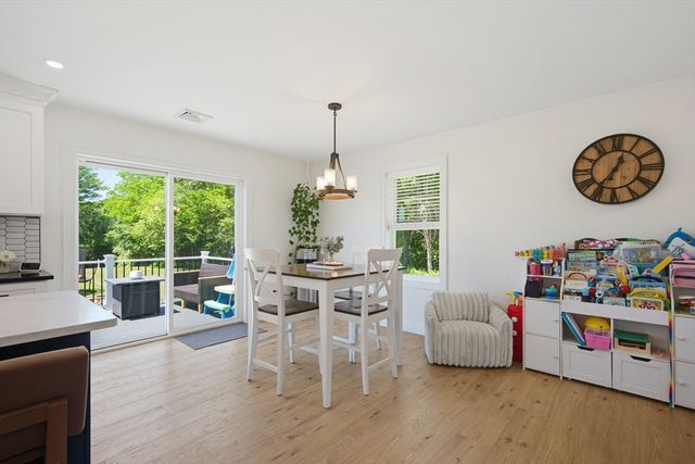 1479 Main St, Acushnet, MA 02743