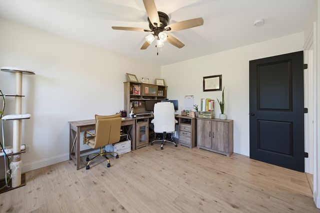 1479 Main St, Acushnet, MA 02743