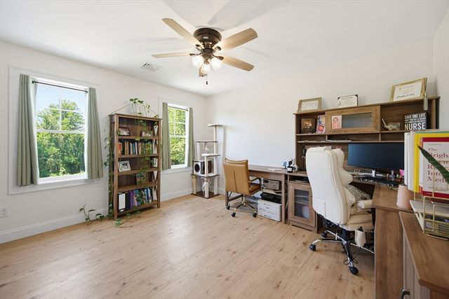 1479 Main St, Acushnet, MA 02743