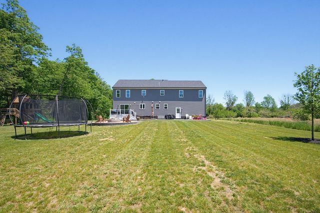 1479 Main St, Acushnet, MA 02743