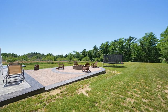 1479 Main St, Acushnet, MA 02743