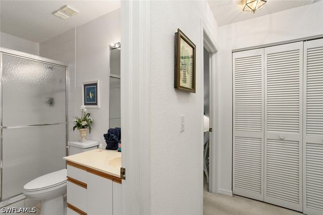 81 EMERALD WOODS DR M8, Naples, FL 34108