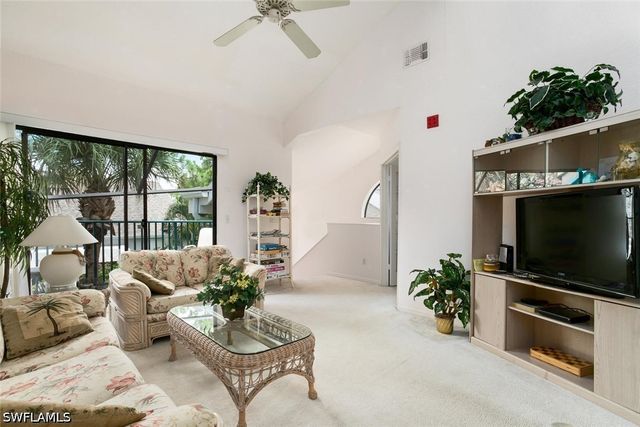 81 EMERALD WOODS DR M8, Naples, FL 34108