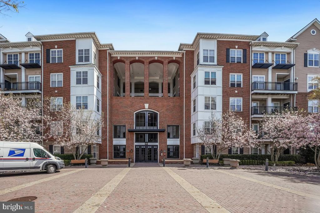 501 Hungerford Dr Apt 354, Rockville, MD 20850