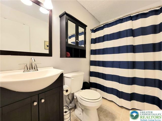 3172 CAROBETH Drive, Coolbaugh Twp, PA 18466