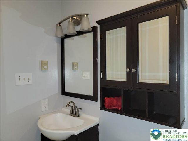 3172 CAROBETH Drive, Coolbaugh Twp, PA 18466