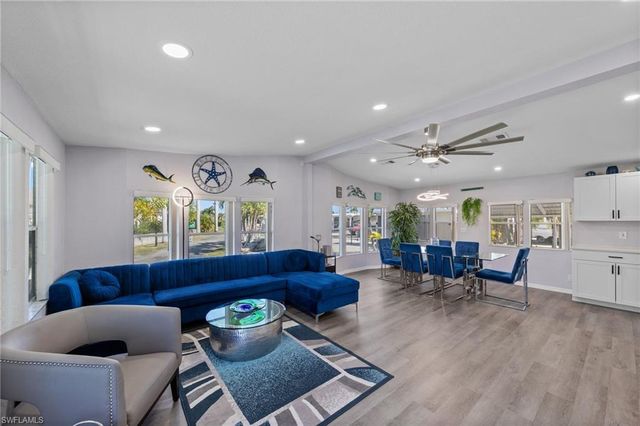 11791 Papershell DR, Fort Myers, FL 33908