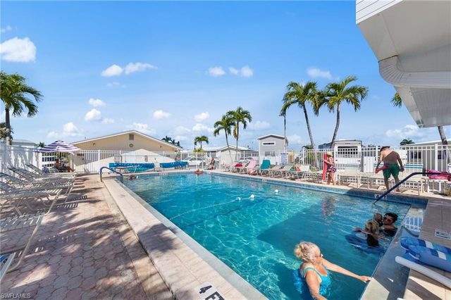 11791 Papershell DR, Fort Myers, FL 33908