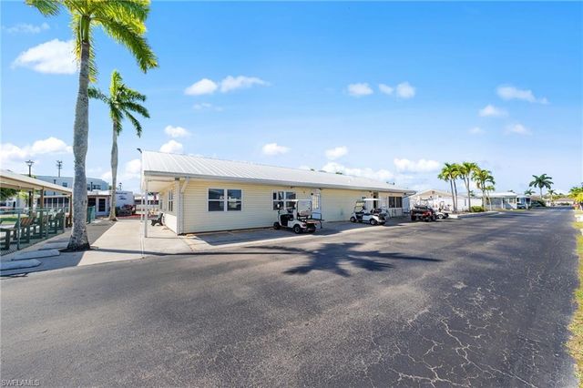 11791 Papershell DR, Fort Myers, FL 33908