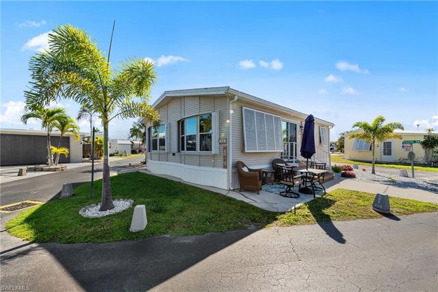 11791 Papershell DR, Fort Myers, FL 33908