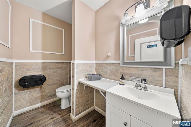 555 Anderson Avenue, Cliffside Park, NJ 07010