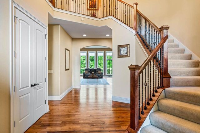 4690 Bradon TRAIL E, Brookfield, WI 53045