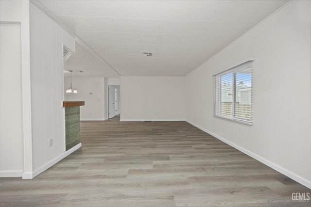 118 Cedarwood Lane, Bakersfield, CA 93308