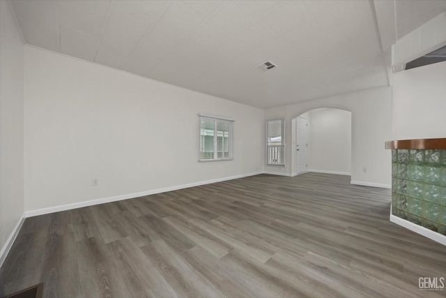 118 Cedarwood Lane, Bakersfield, CA 93308