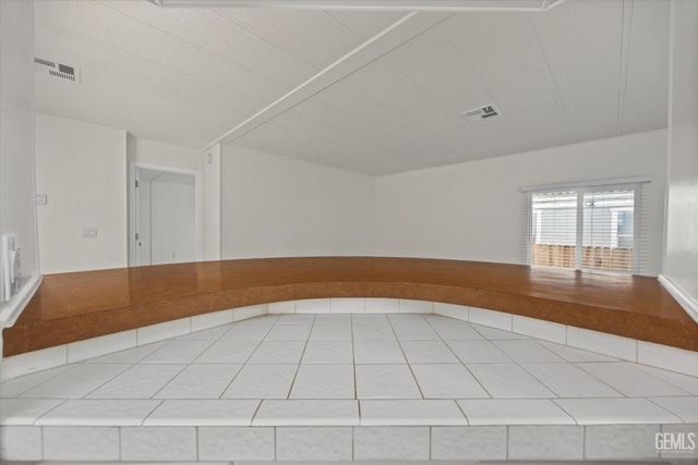 118 Cedarwood Lane, Bakersfield, CA 93308