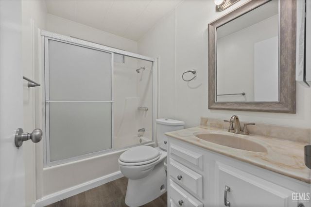 118 Cedarwood Lane, Bakersfield, CA 93308