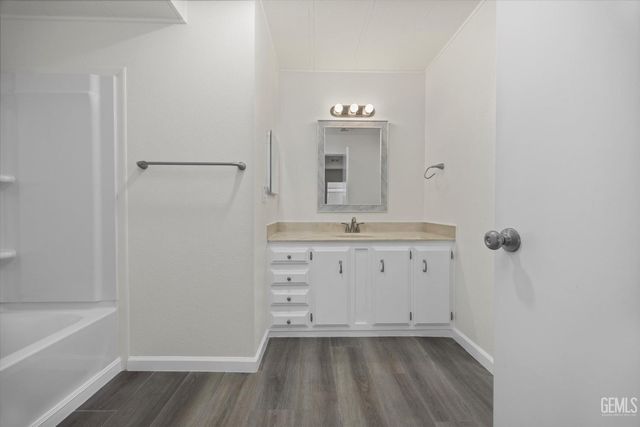 118 Cedarwood Lane, Bakersfield, CA 93308