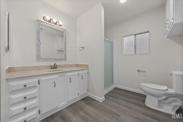 118 Cedarwood Lane, Bakersfield, CA 93308